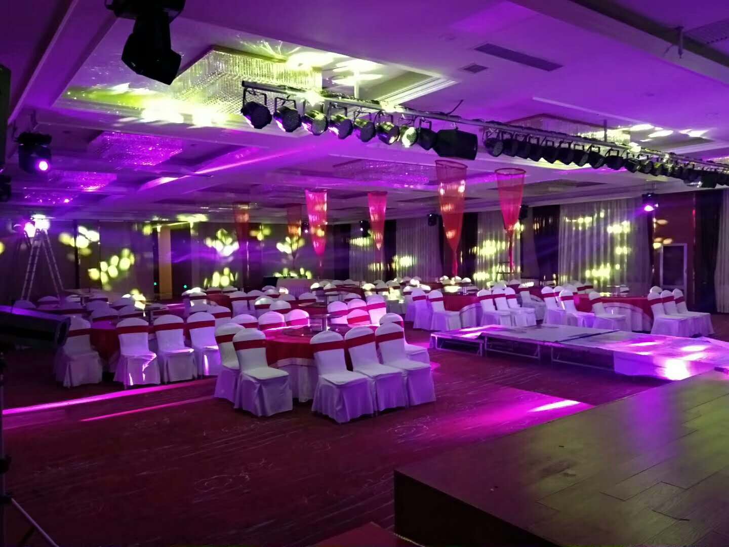 酒店宴會(huì)廳_三晞燈光,舞臺(tái)燈光,酒吧燈光廠家,激光燈
